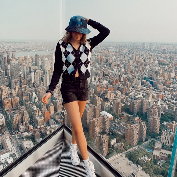 Meet your Posher, Kenzie - Picture 5 of 6